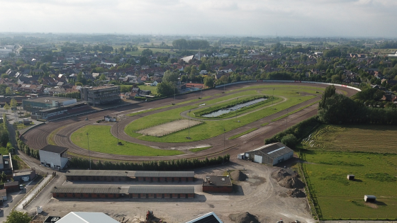 Luchtbeeld van de hippodroomsite